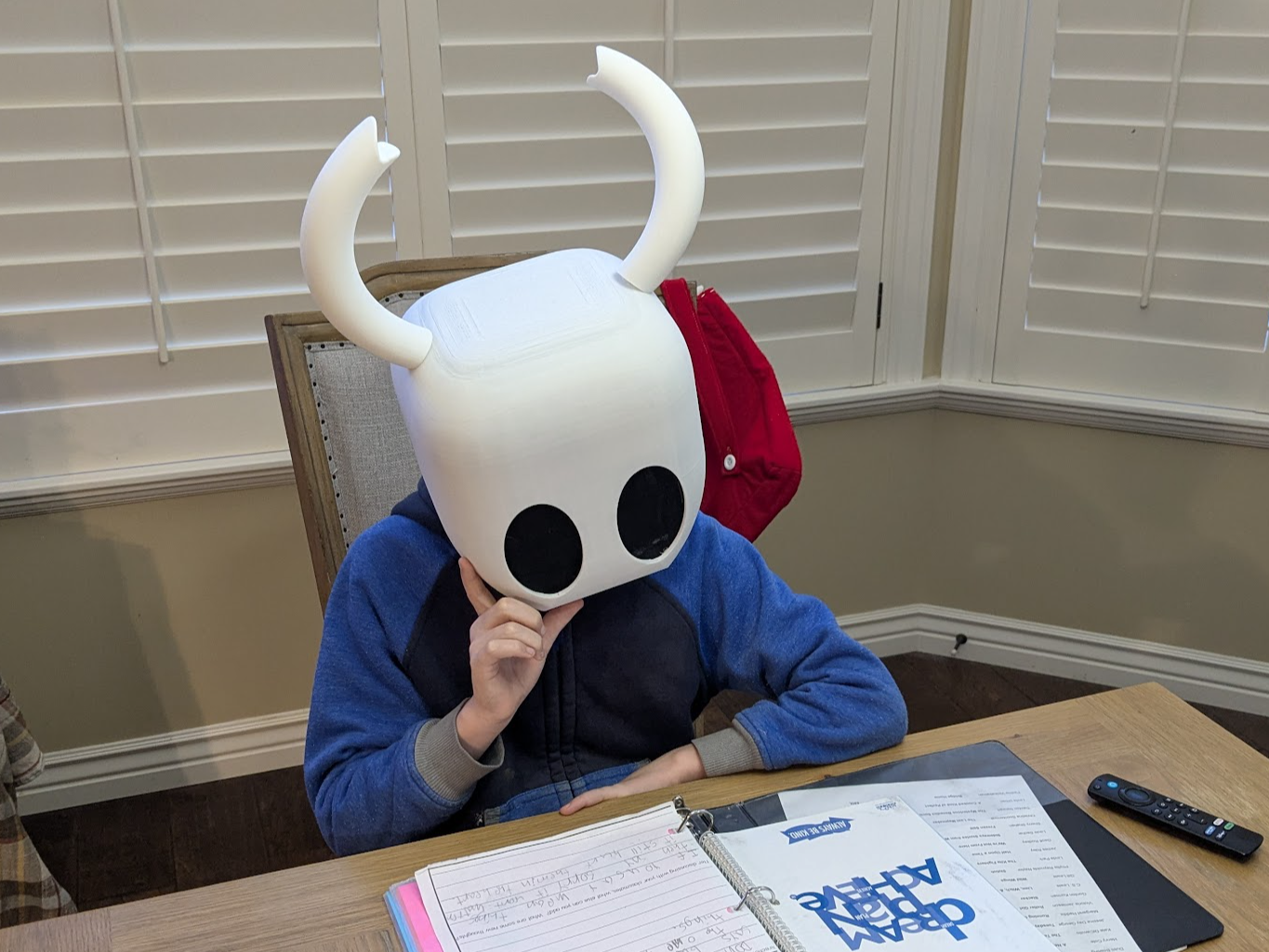 Hollow Knight Mask (child/teen size) — free 3D print (hollow knight) on MakerWorld | Spencermann